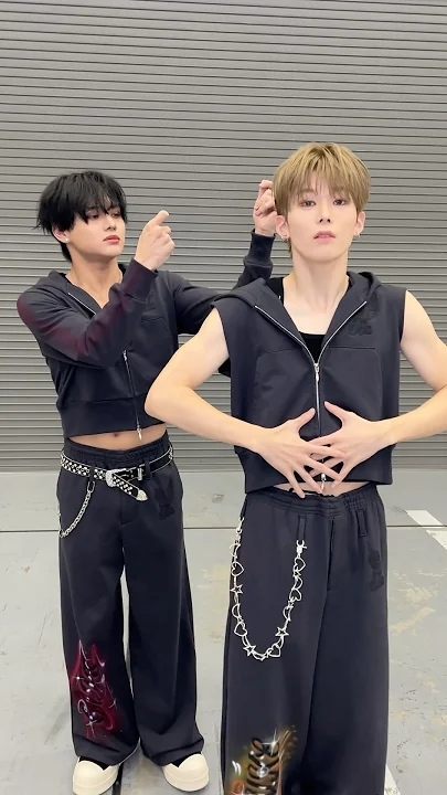 Today's most popular wallpaper in the Kyosuke (aoen) community