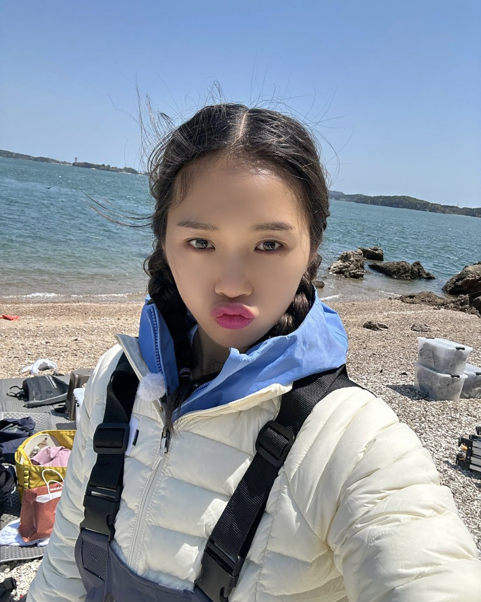 A moment captured by OH MY GIRL's fan