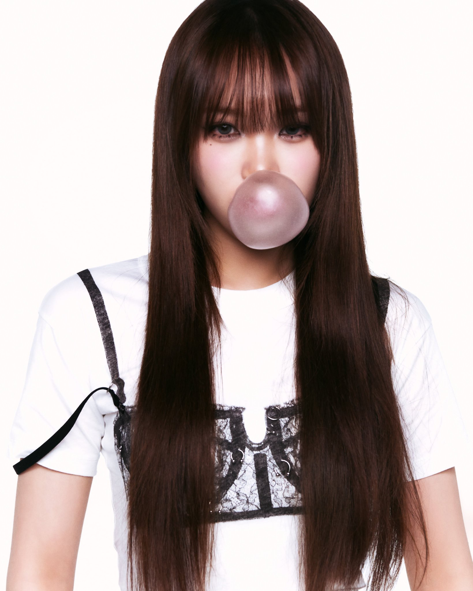 A moment captured by Kim Chaewon (LE SSERAFIM)'s fan