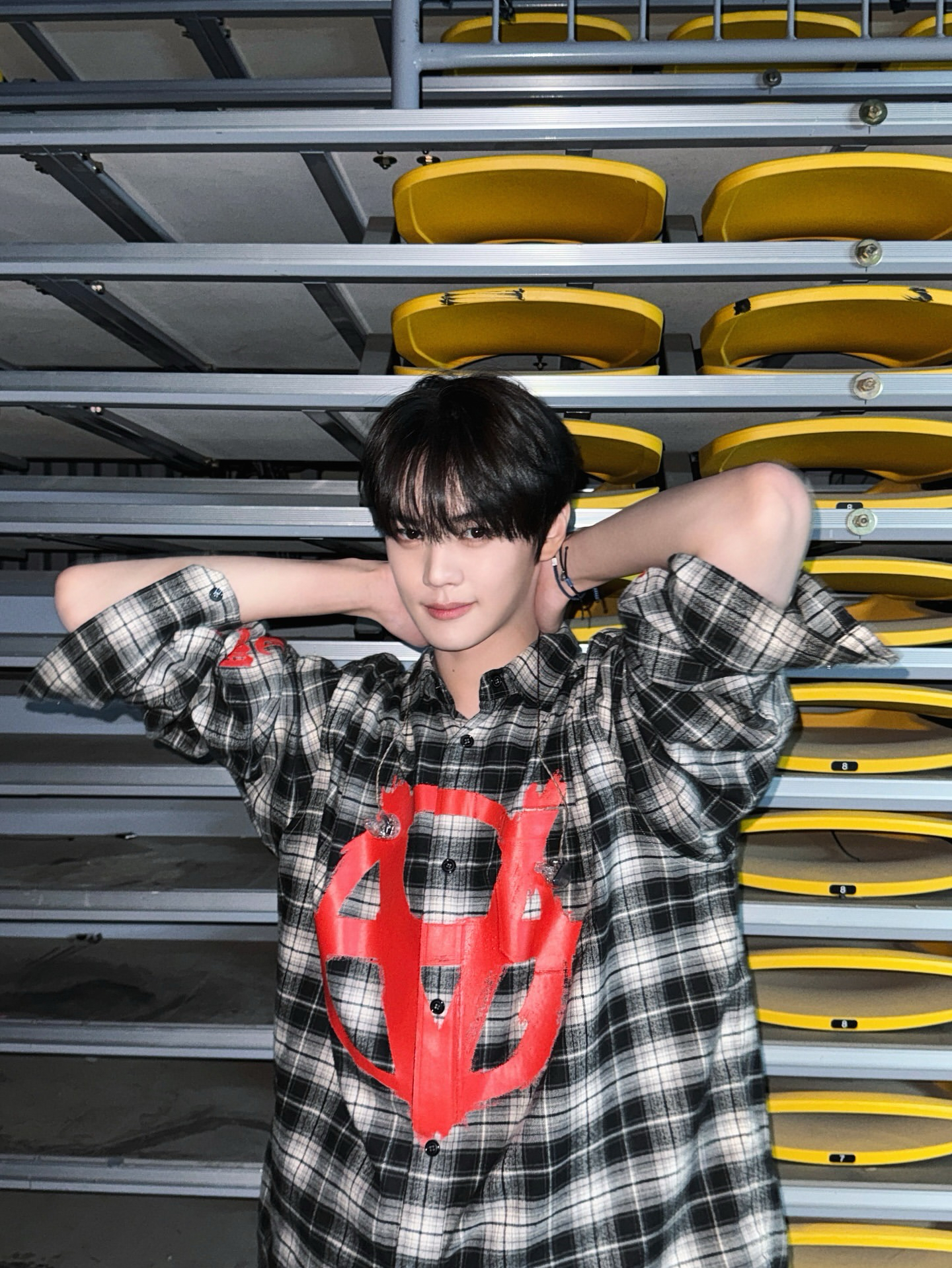 Behind-the-scenes cut of Kim Gyuvin (ZEROBASEONE)