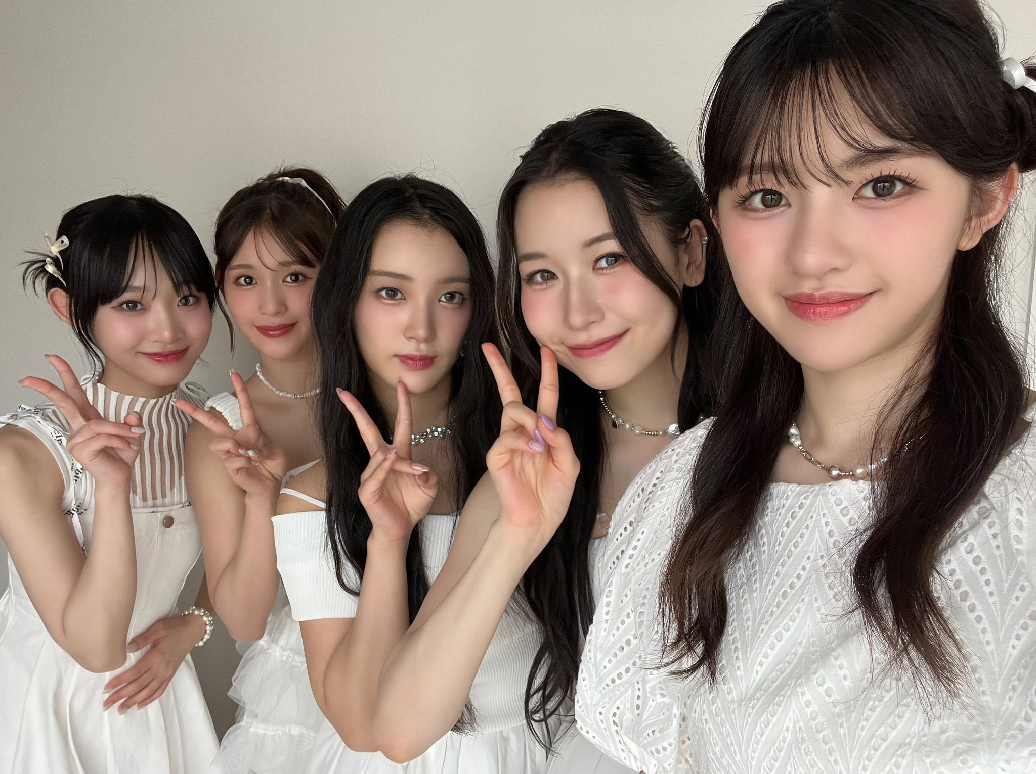 Behind-the-scenes cut of Kato Cocoro (ME:I)