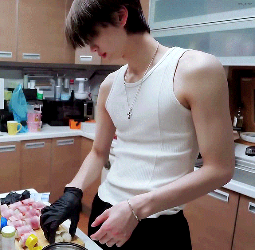 シニュ (TWS)の最近の活動写真