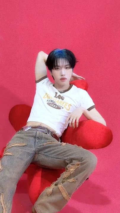 Behind-the-scenes cut of Huiwon (n.SSign)