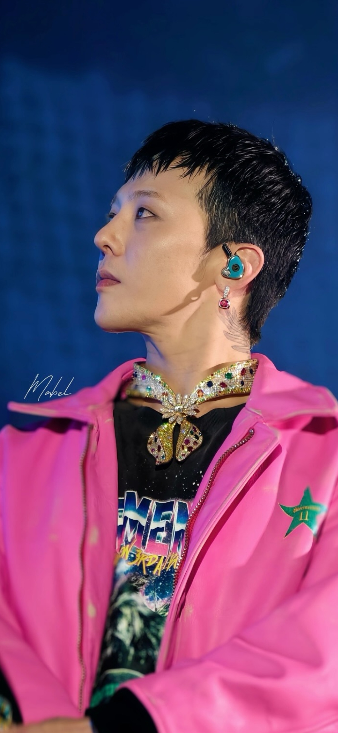 Foto aktivitas terbaru G-DRAGON (BIGBANG)