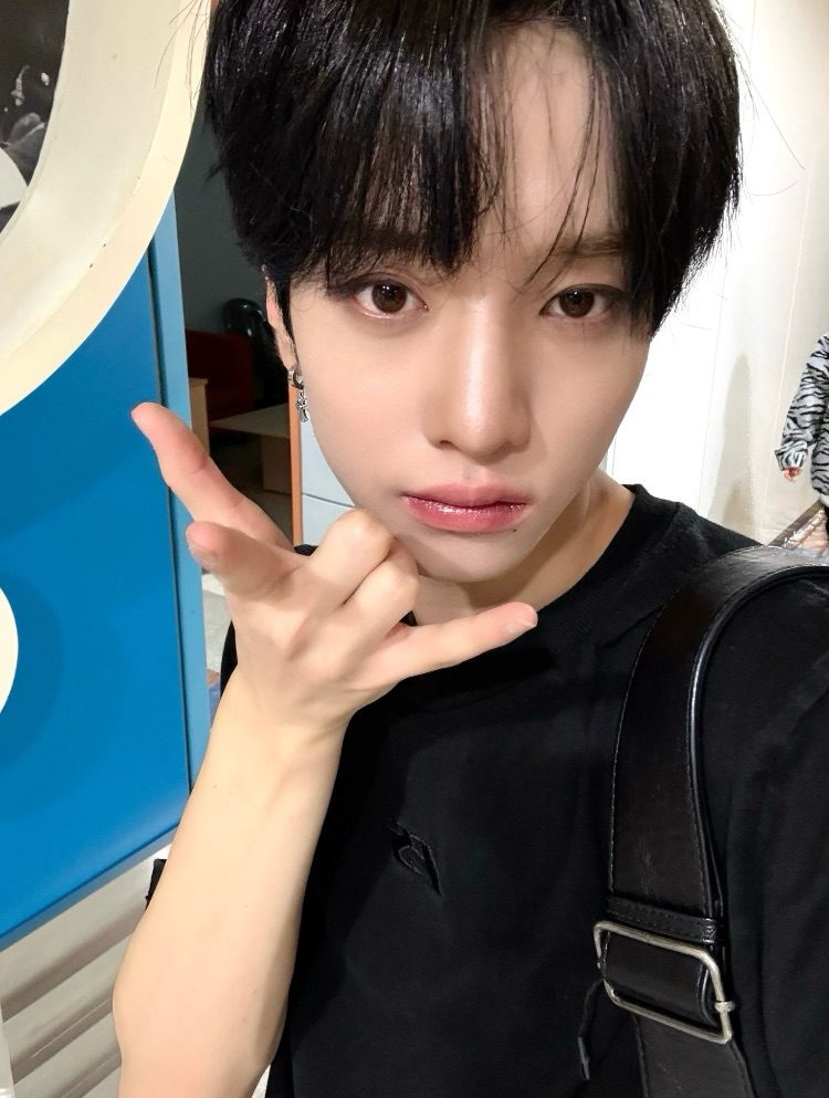 Behind-the-scenes cut of Yujun (Xikers)