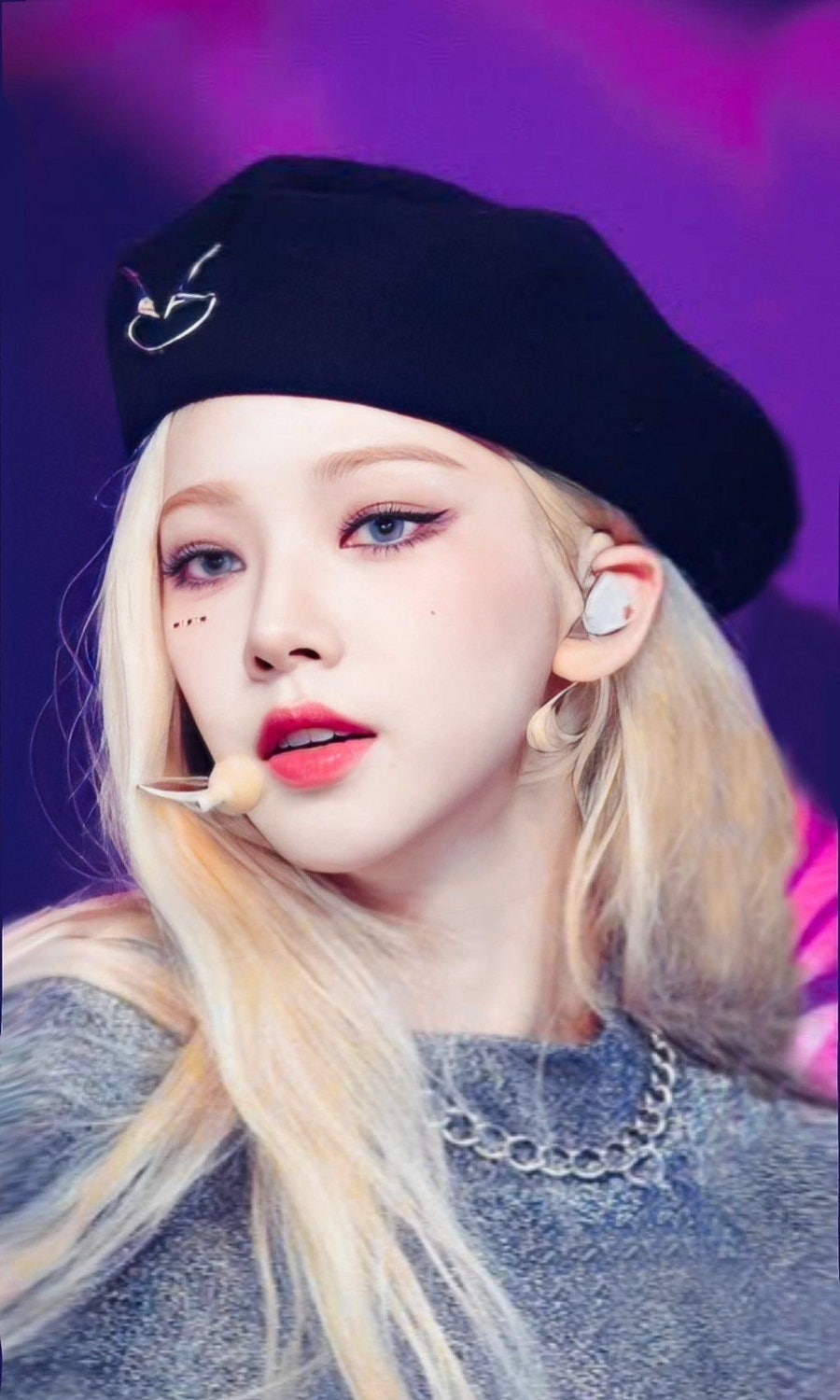 Latest photo of Karina (aespa)