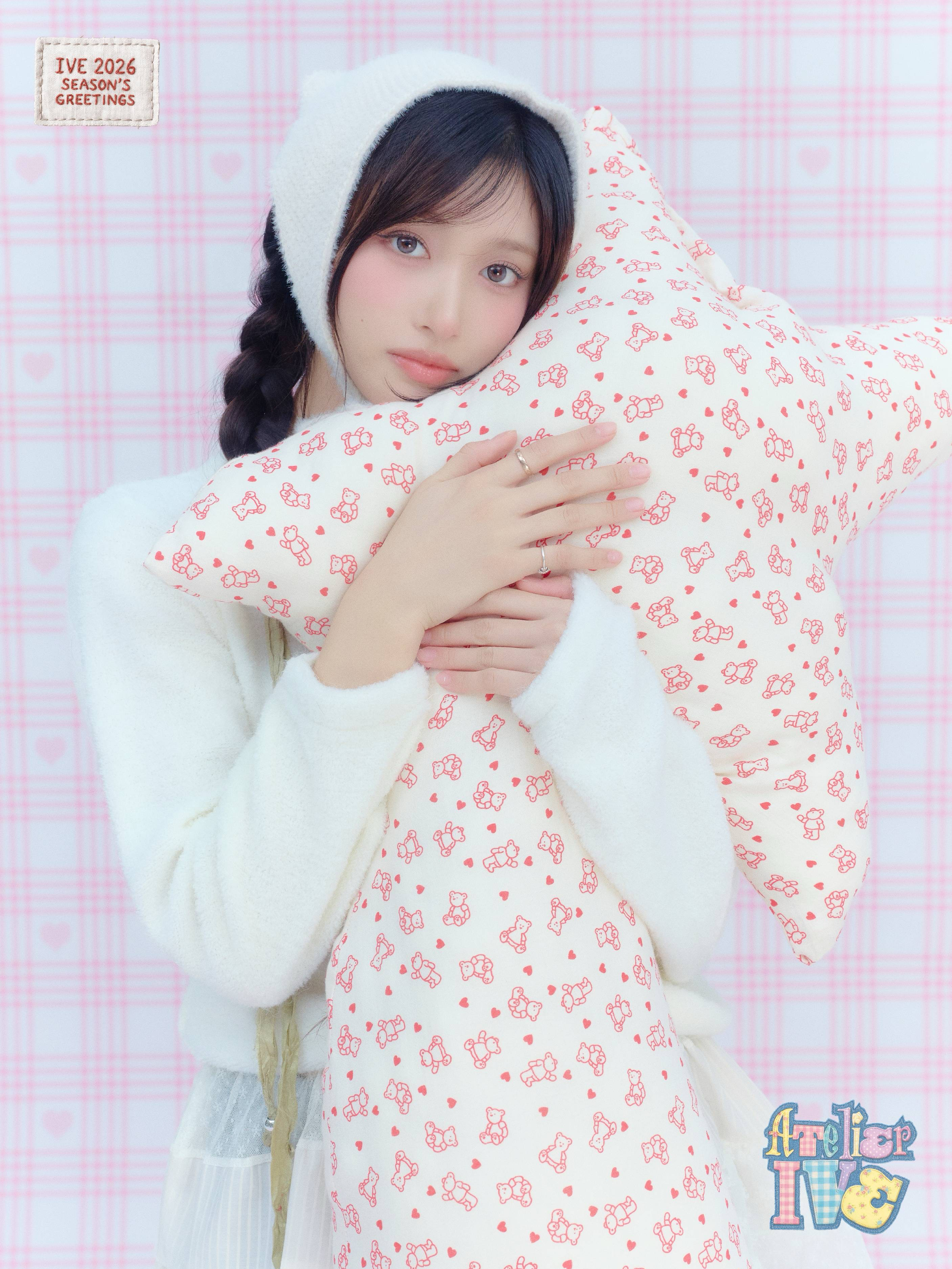 Behind-the-scenes cut of Leeseo (IVE)