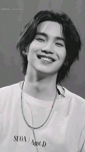 A heartfelt wallpaper shared by SUGA (BTS)'s fans