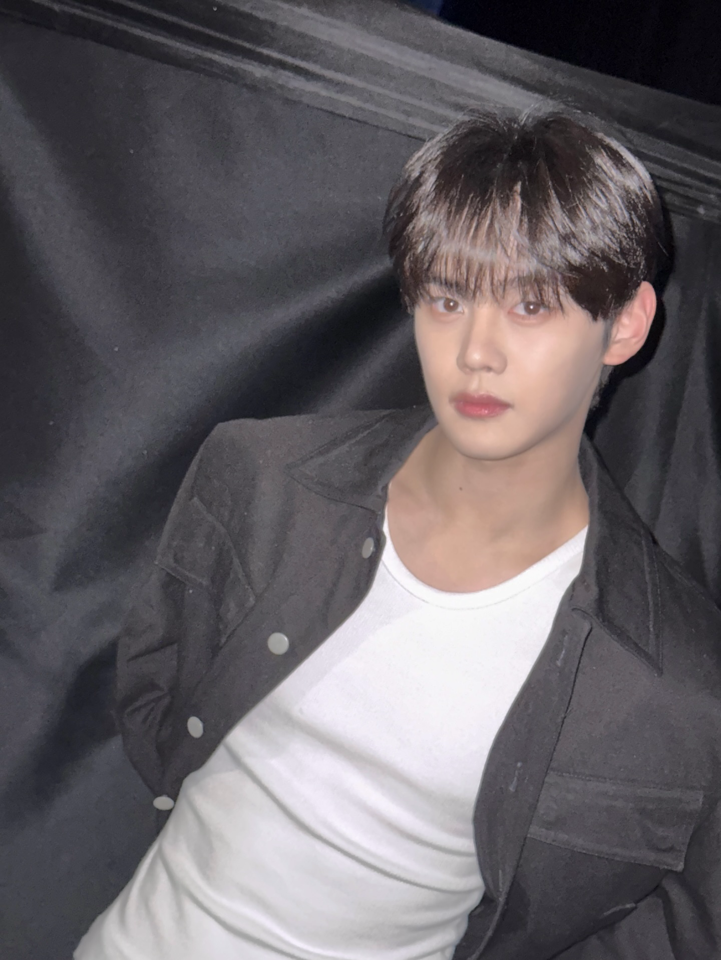 Behind-the-scenes cut of Kim Gyuvin (ZEROBASEONE)