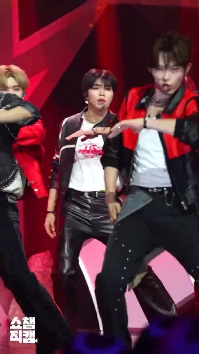 박건욱 (제로베이스원)의 팬들이 직접 만든 특별한 배경화면