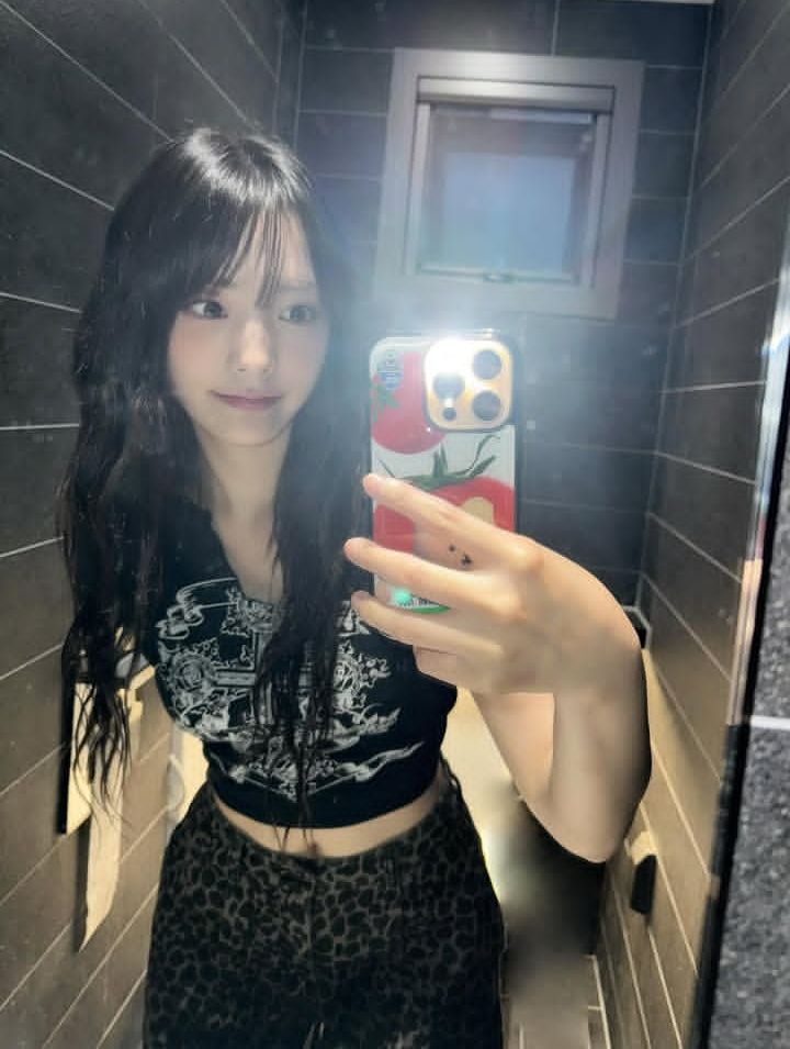 A moment captured by Siyeon (QWER)'s fan