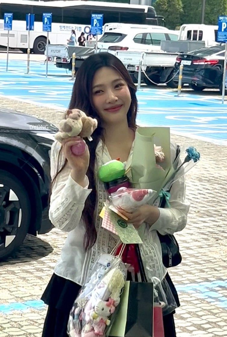 Latest photo of Joy (Red Velvet)