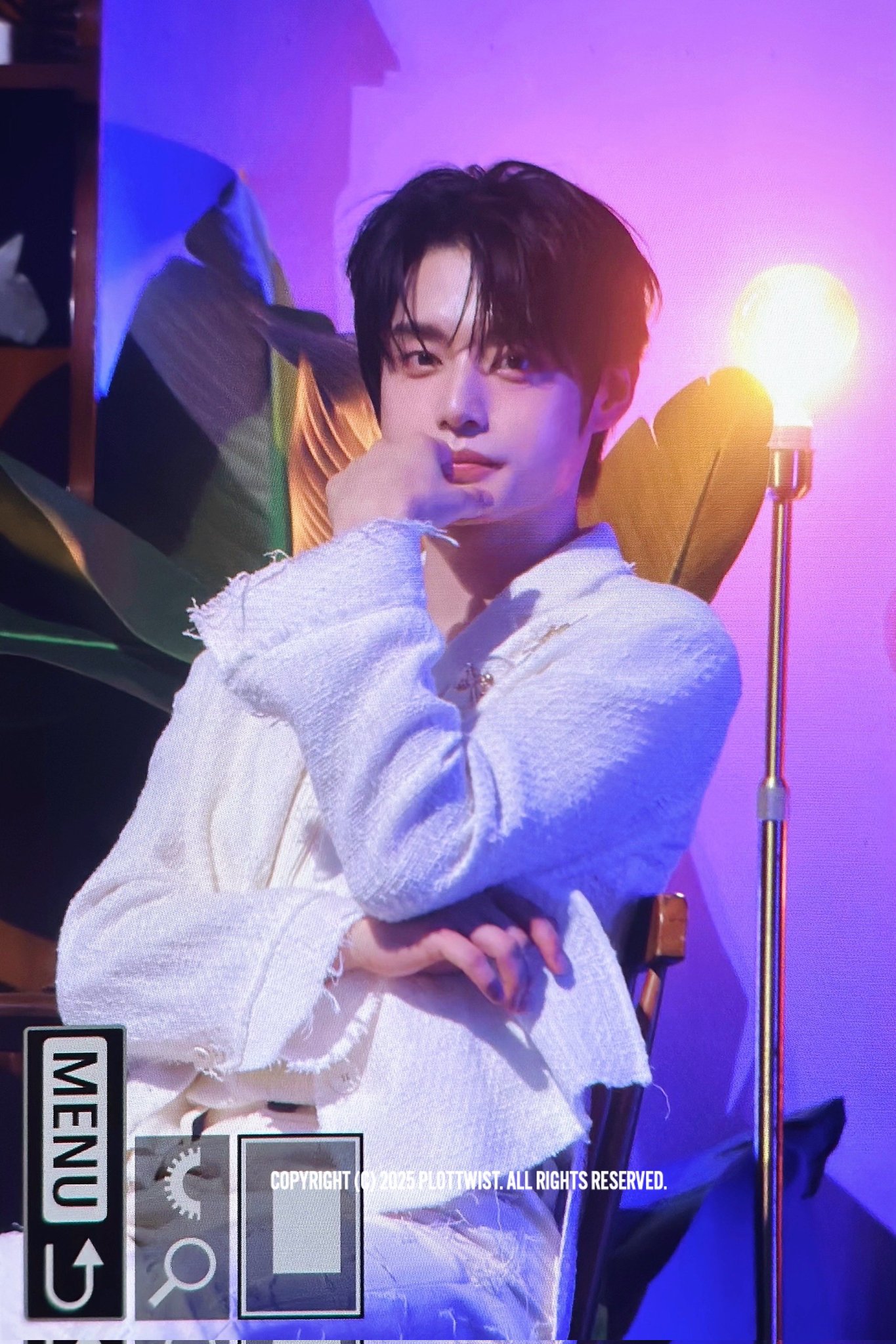 A moment captured by Kim Jiwoong (ZEROBASEONE)'s fan