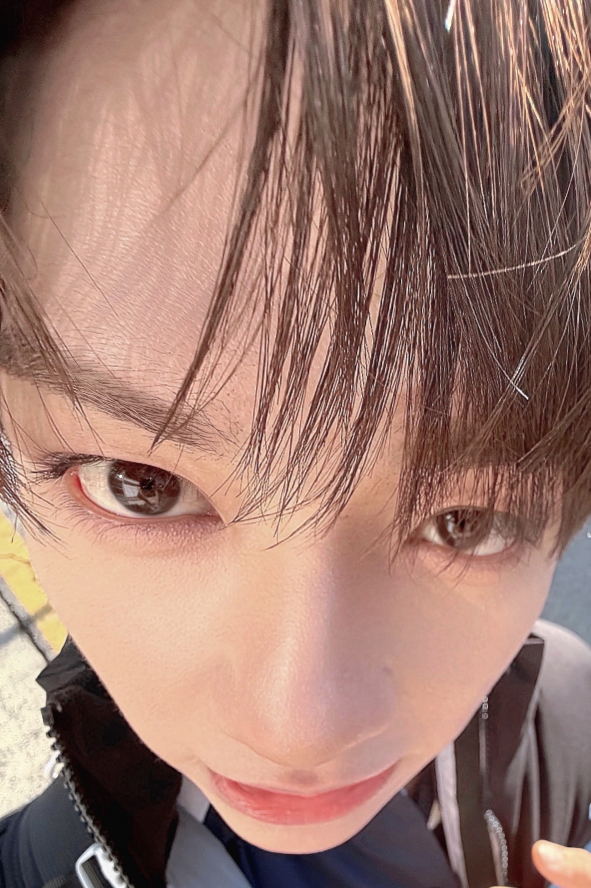 A moment captured by JL (AHOF)'s fan