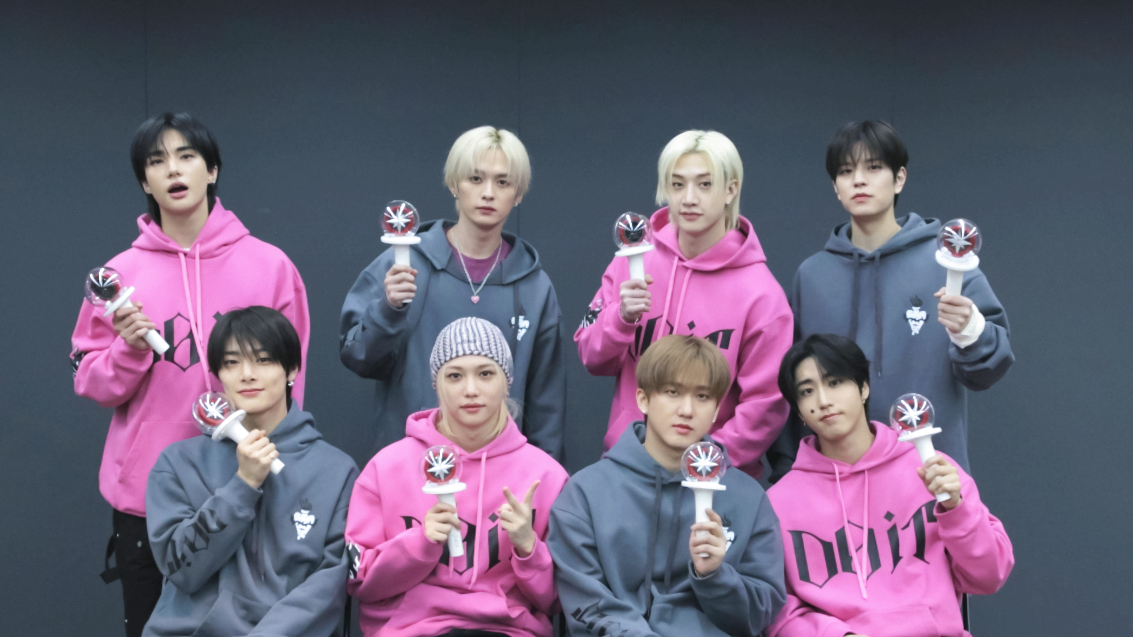 Behind-the-scenes cut of Stray Kids