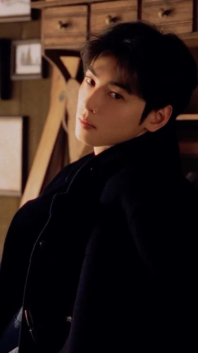 Foto aktivitas terbaru Eunwoo (ASTRO)