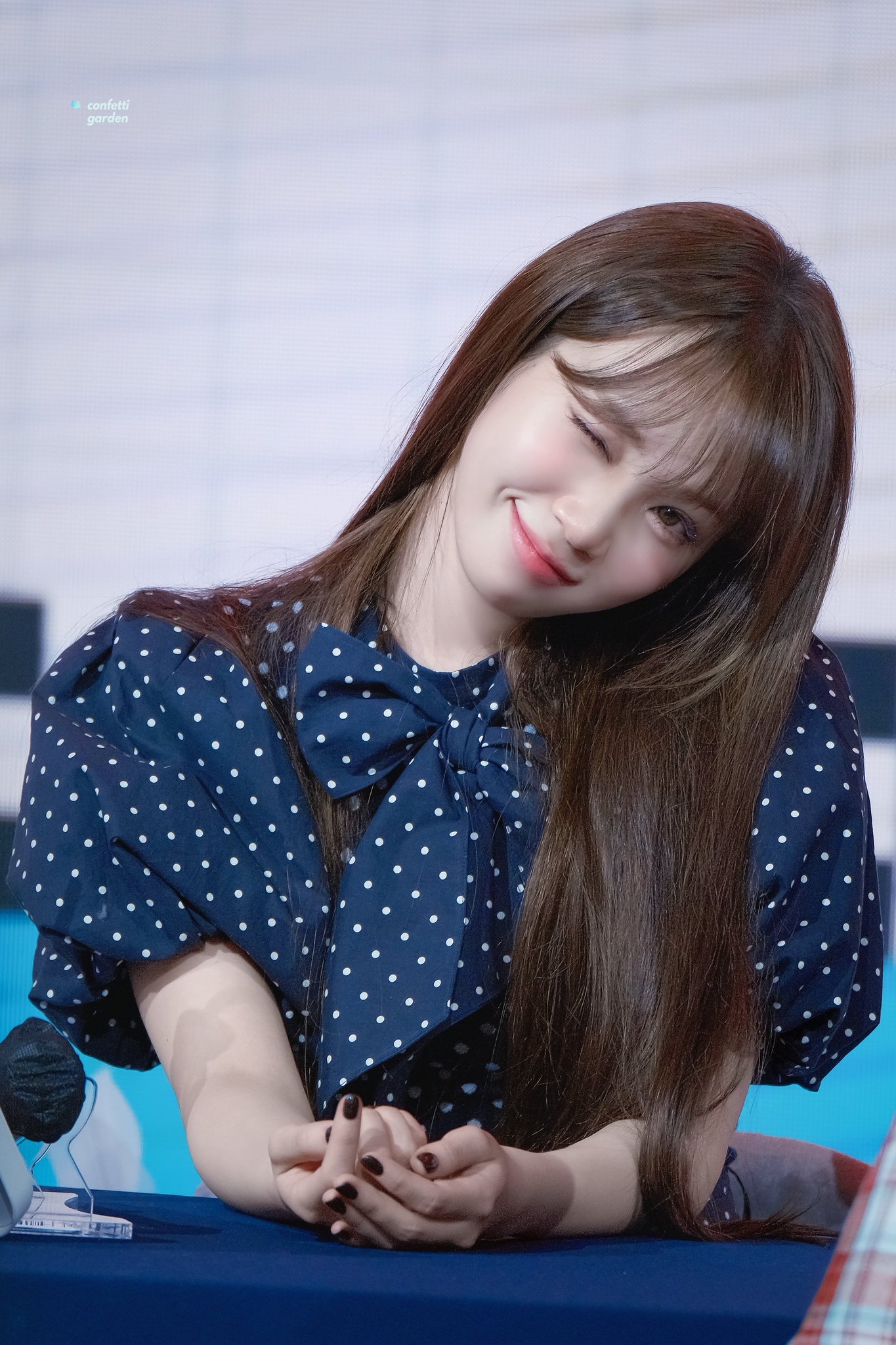A moment captured by Kim Chaewon (LE SSERAFIM)'s fan