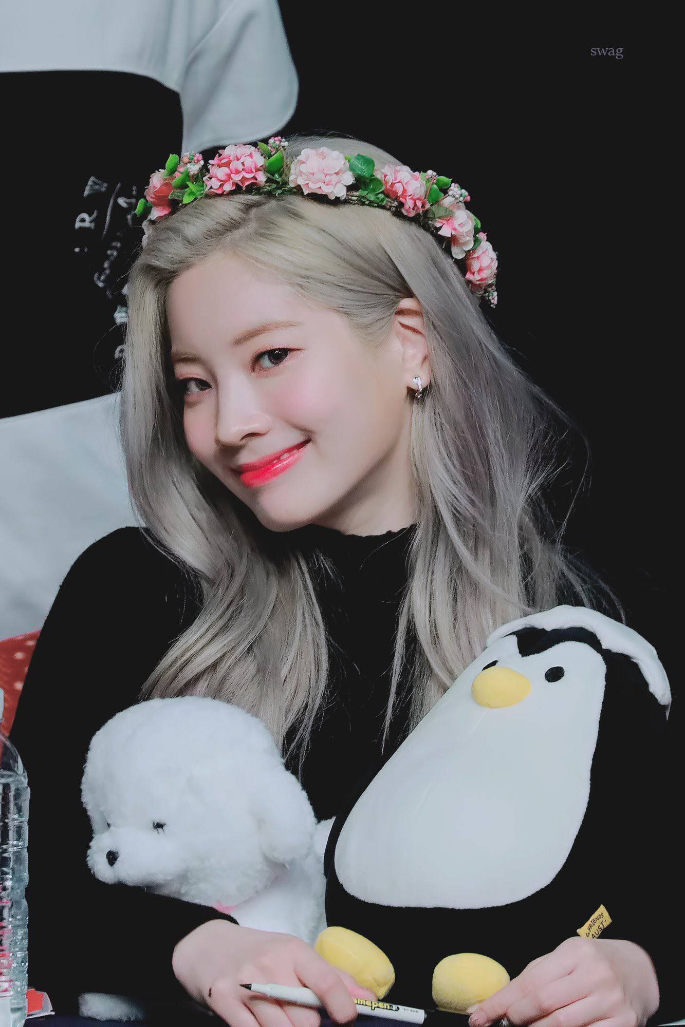 Recent activity shot of Dahyun (TWICE)