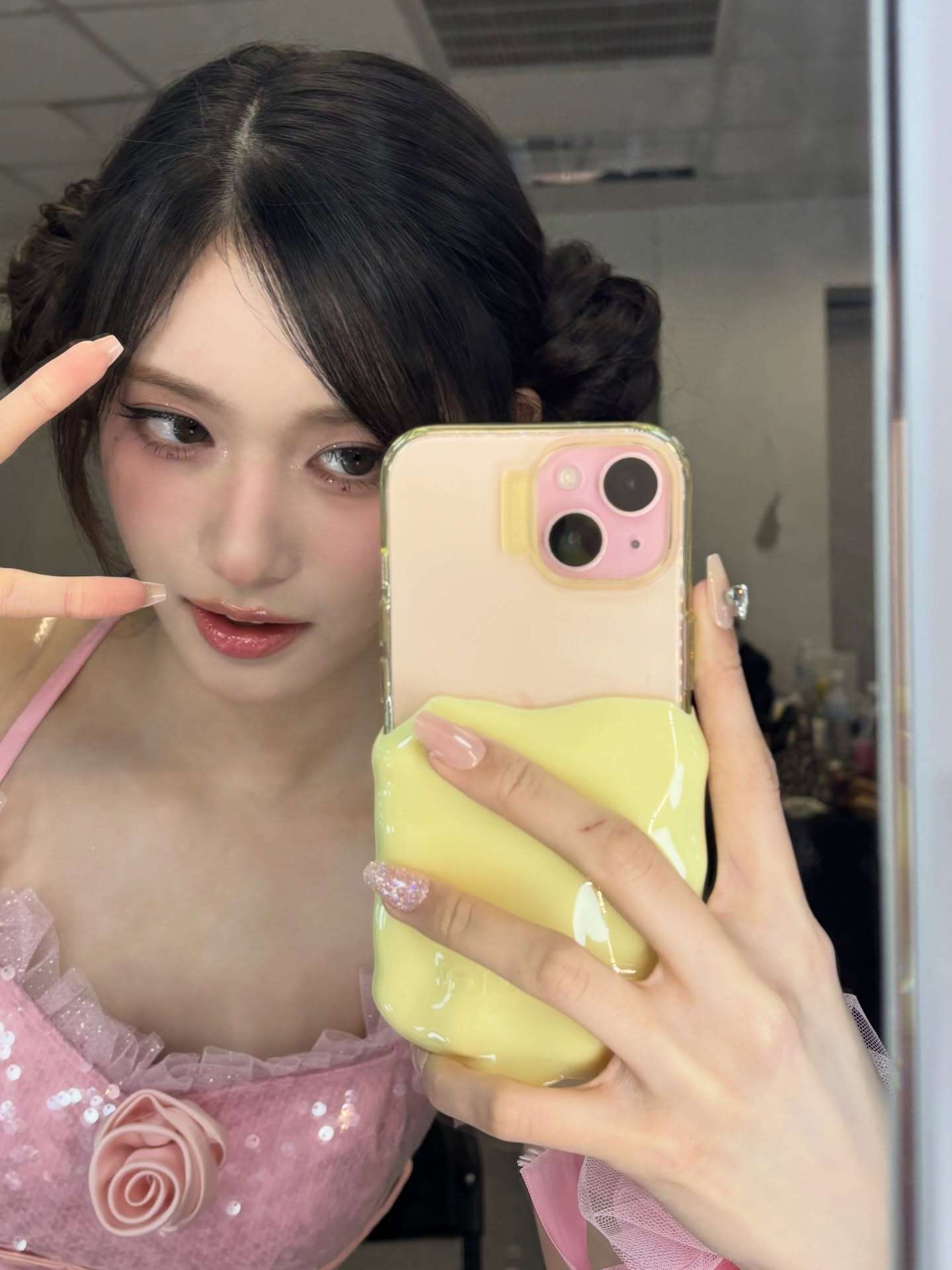 Behind-the-scenes cut of Leeseo (IVE)