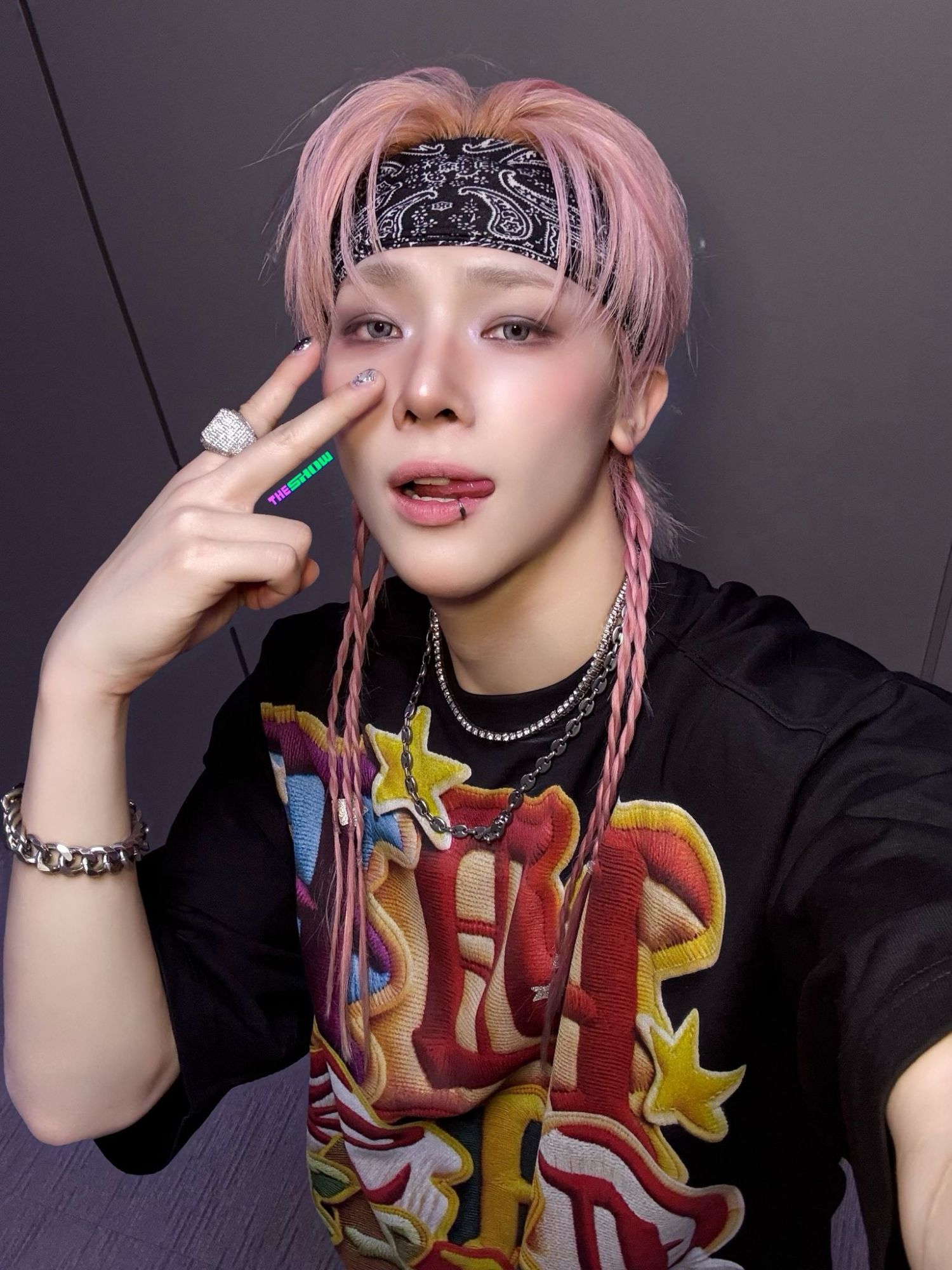 A moment captured by Nicholas (&TEAM)'s fan