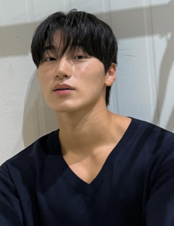 Behind-the-scenes cut of San (ATEEZ)