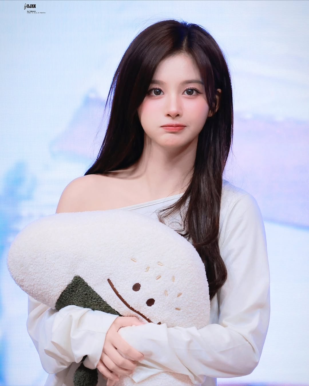 A moment captured by NMIXX's fan