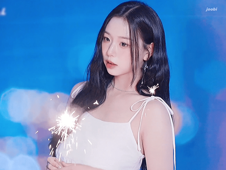 Behind-the-scenes cut of Kim ChaeYeon (tripleS)