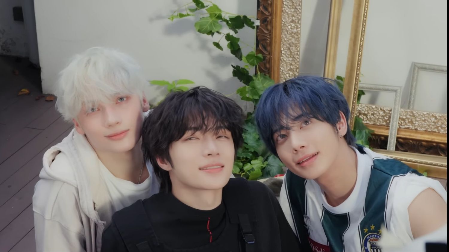 투모로우바이투게더 최근 활동샷