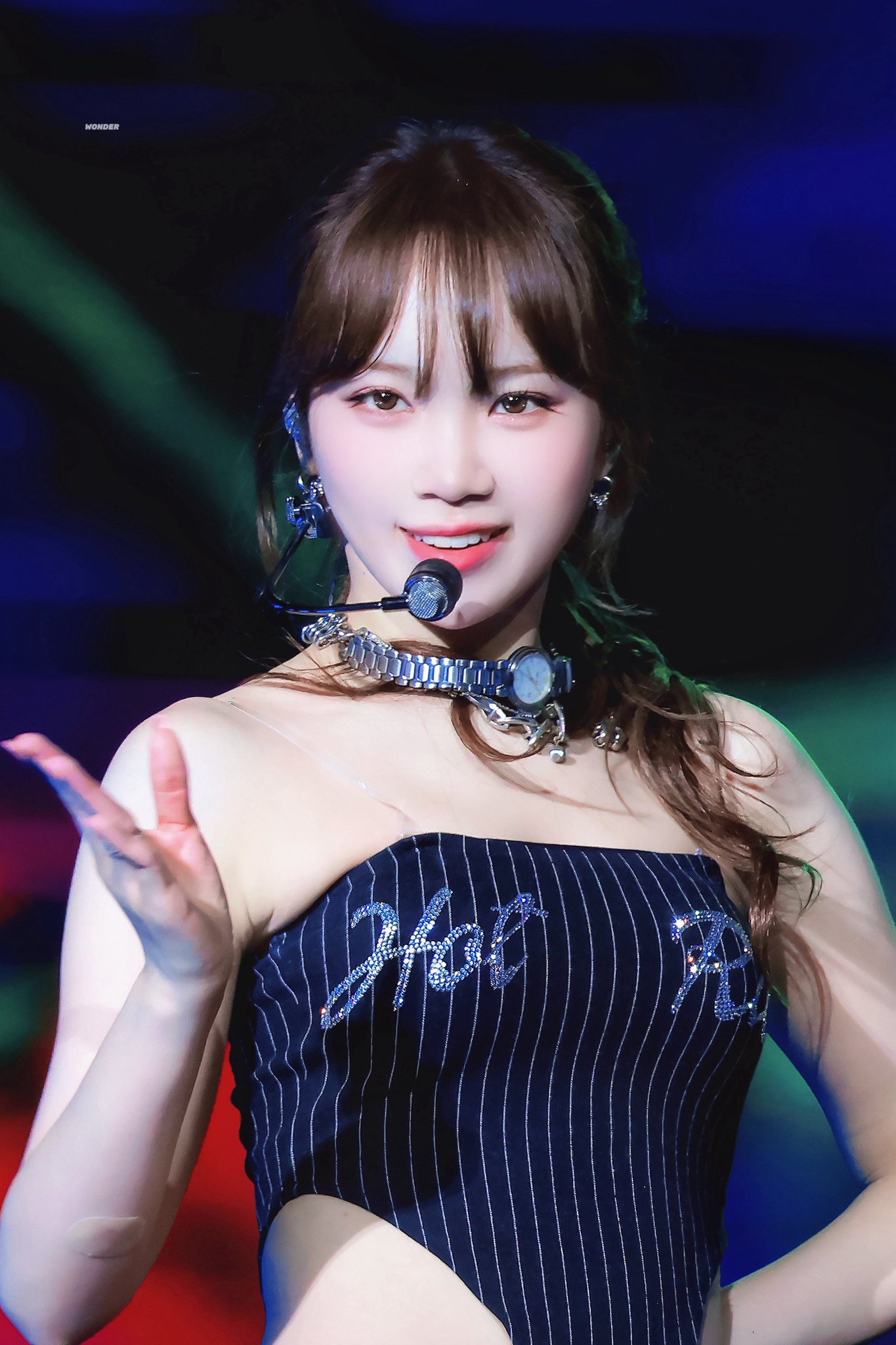 Latest photo of Kim Chaewon (LE SSERAFIM)