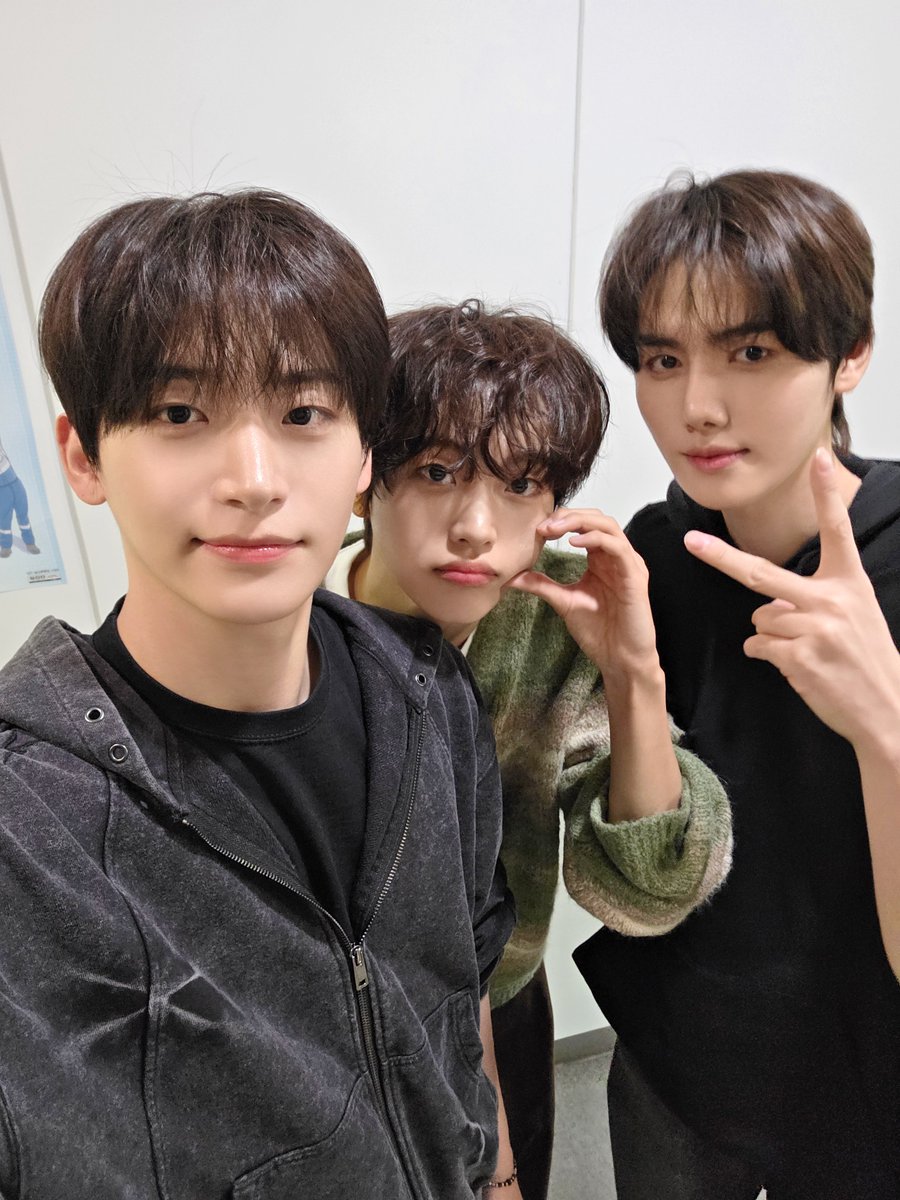 Recent activity shot of CRAVITY