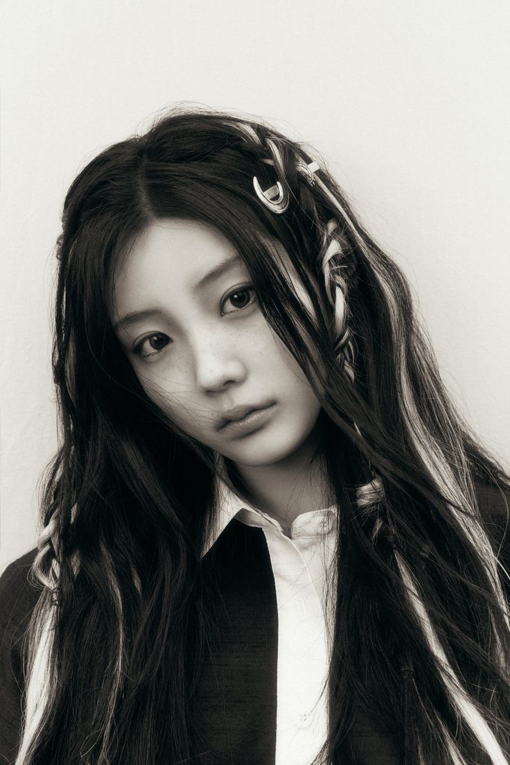 Recent activity shot of Wonhee (ILLIT)