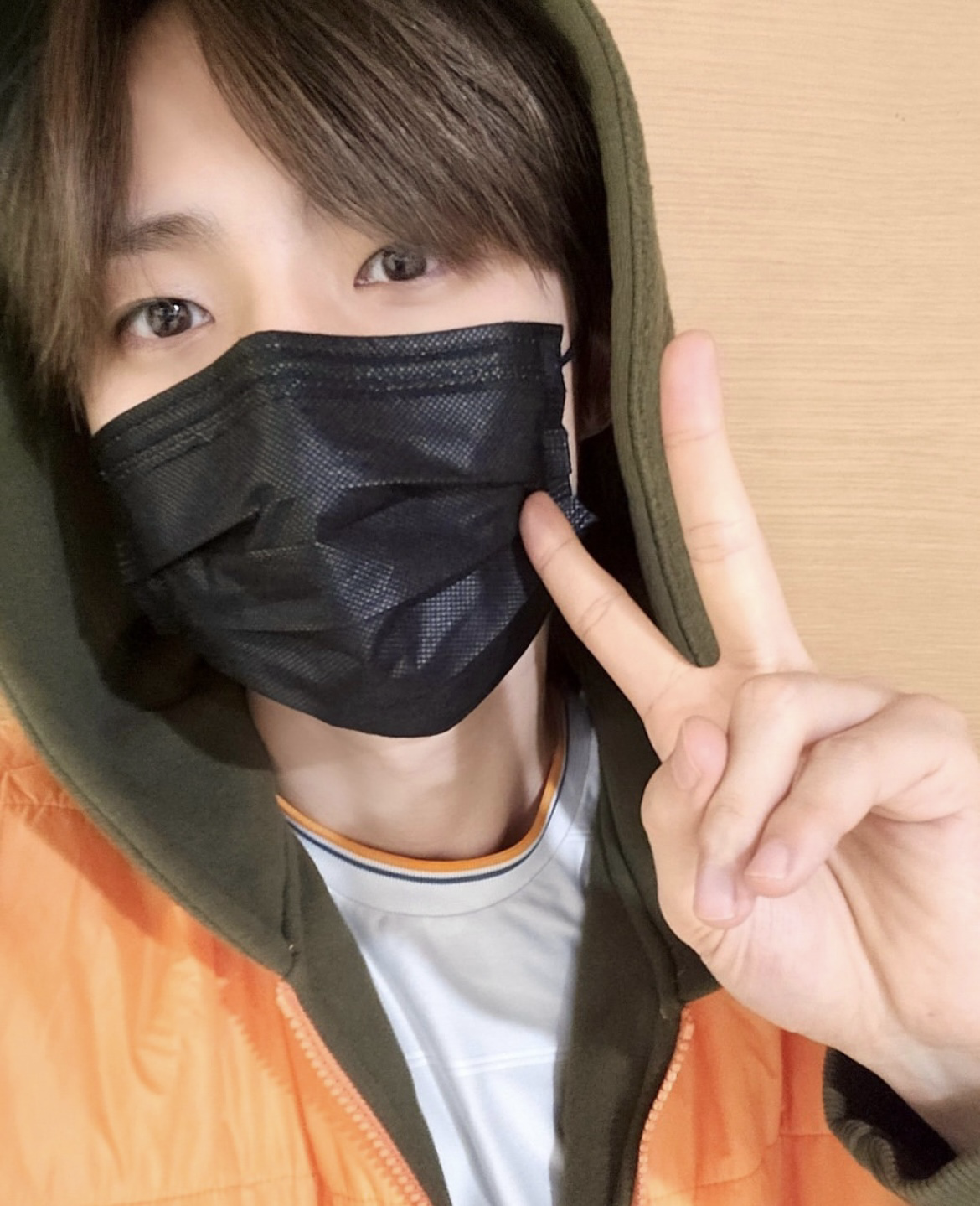Recent activity shot of Hui (PENTAGON)