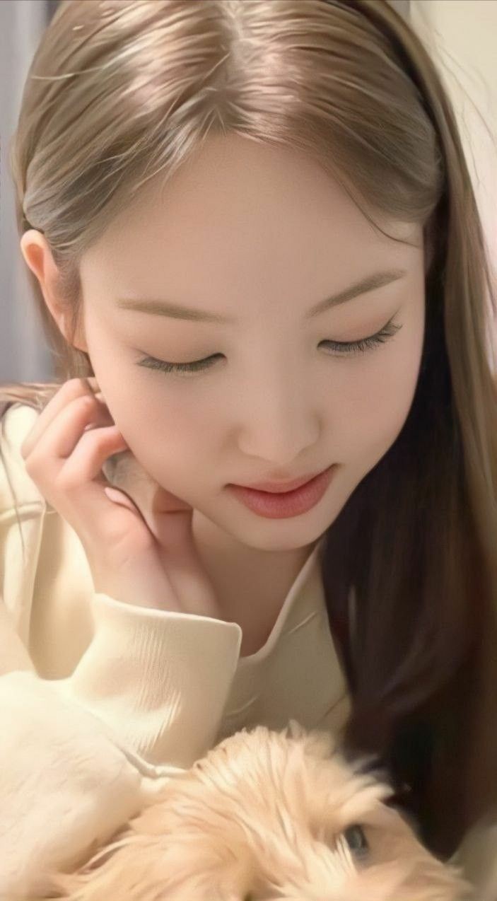 Latest photo of Nayeon (TWICE)