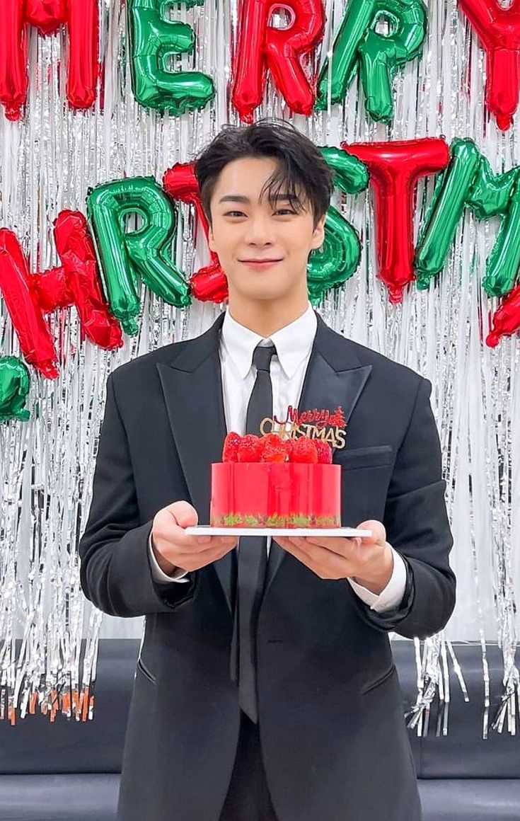 Latest photo of Moonbin (ASTRO)