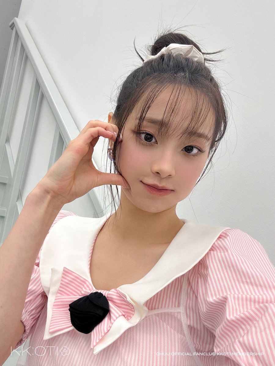 Latest photo of Chuu