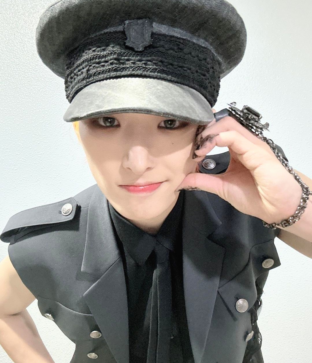 Behind-the-scenes cut of Mingi (ATEEZ)