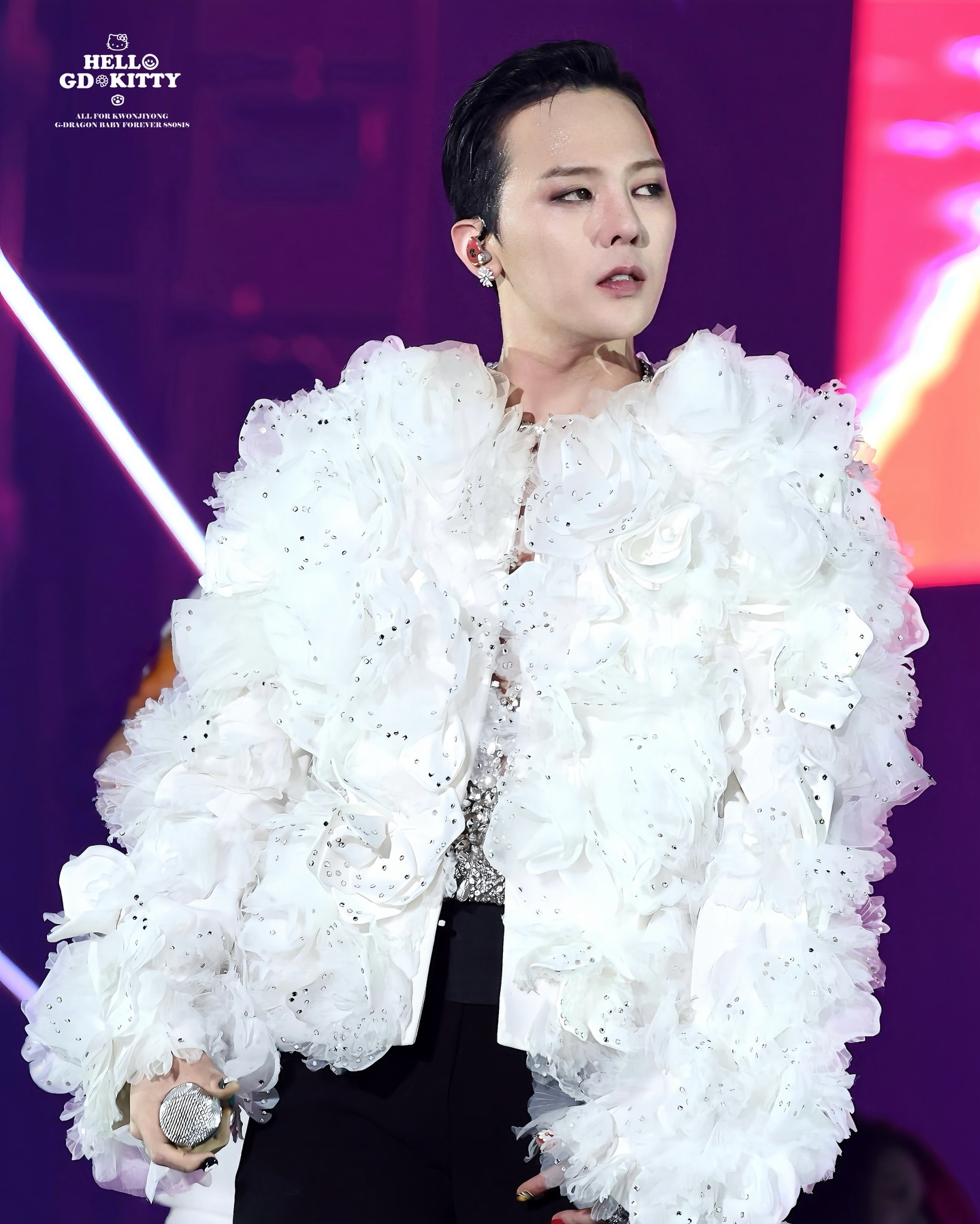 Foto terbaru G-DRAGON (BIGBANG)