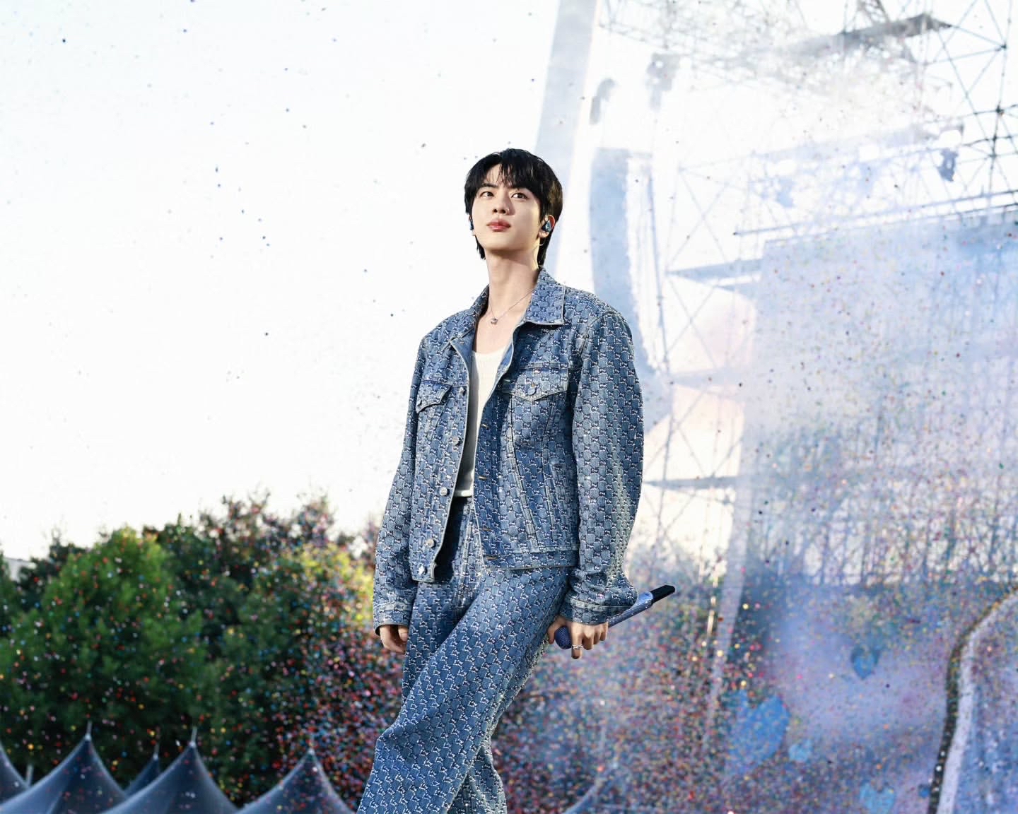 진 (방탄소년단) 최근 활동샷