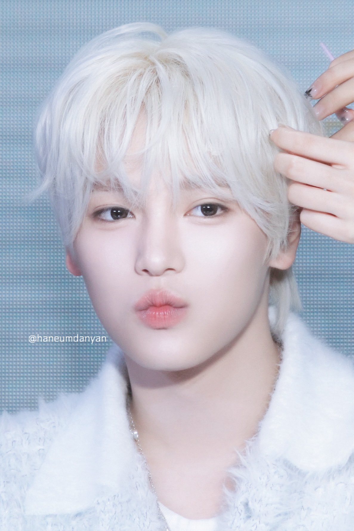 Behind-the-scenes cut of Jang Haneum