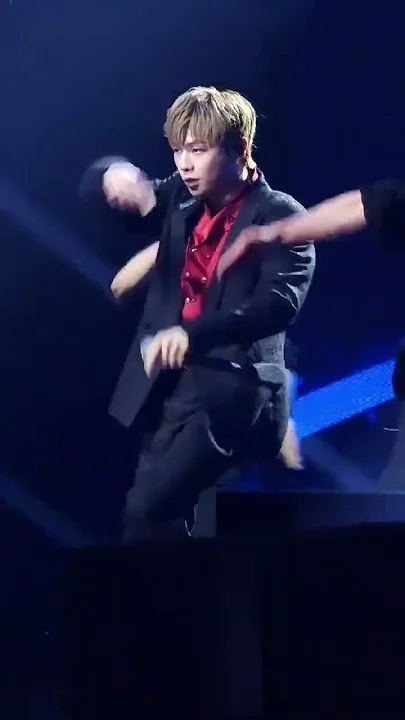 Behind-the-scenes cut of Kang Daniel