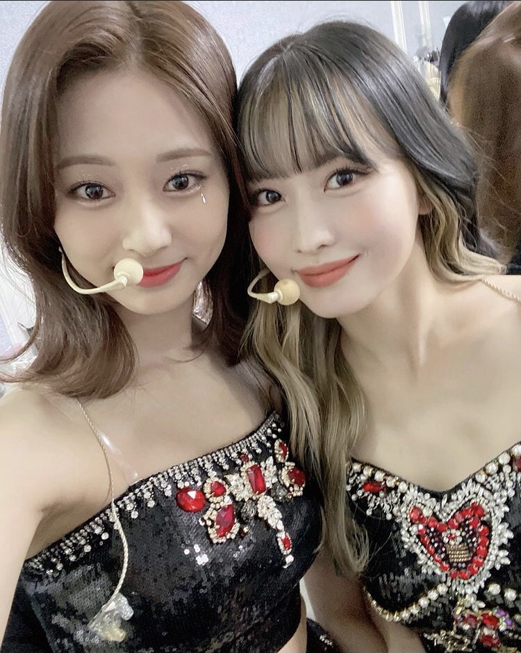 Behind-the-scenes cut of Momo (TWICE)