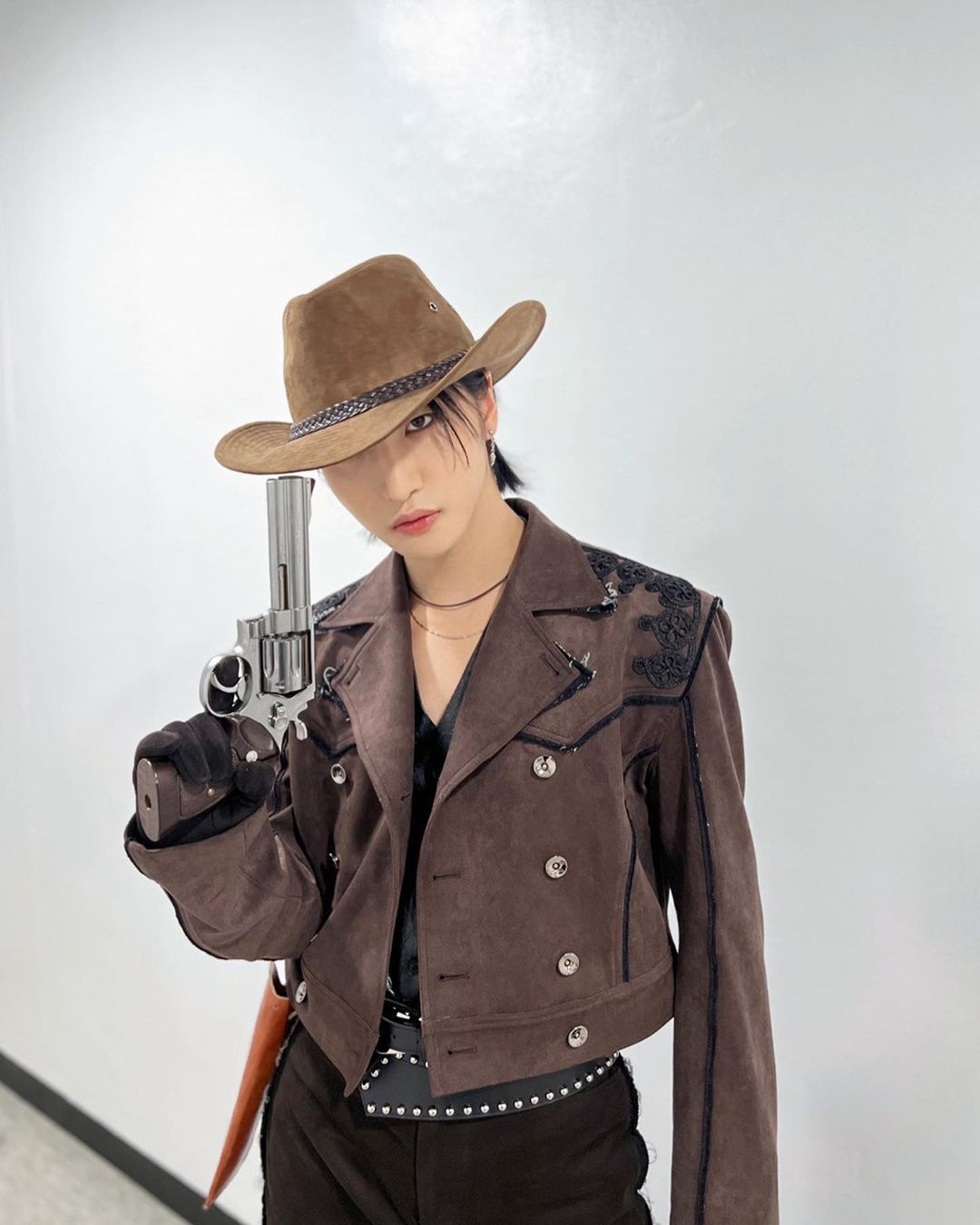 Behind-the-scenes cut of ATEEZ