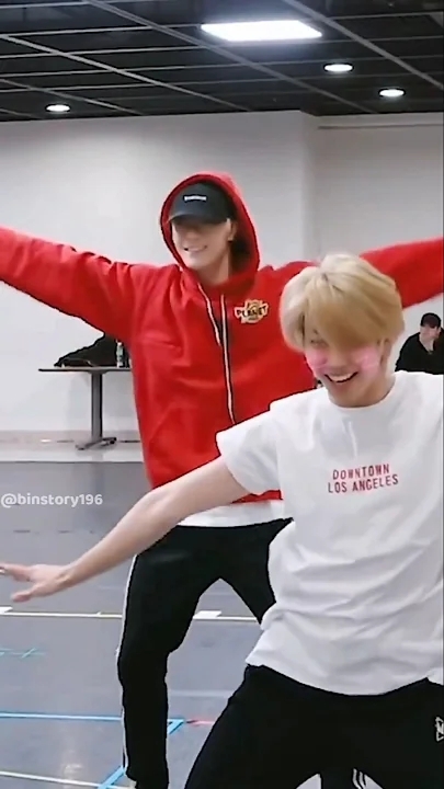 Latest photo of Moonbin (ASTRO)