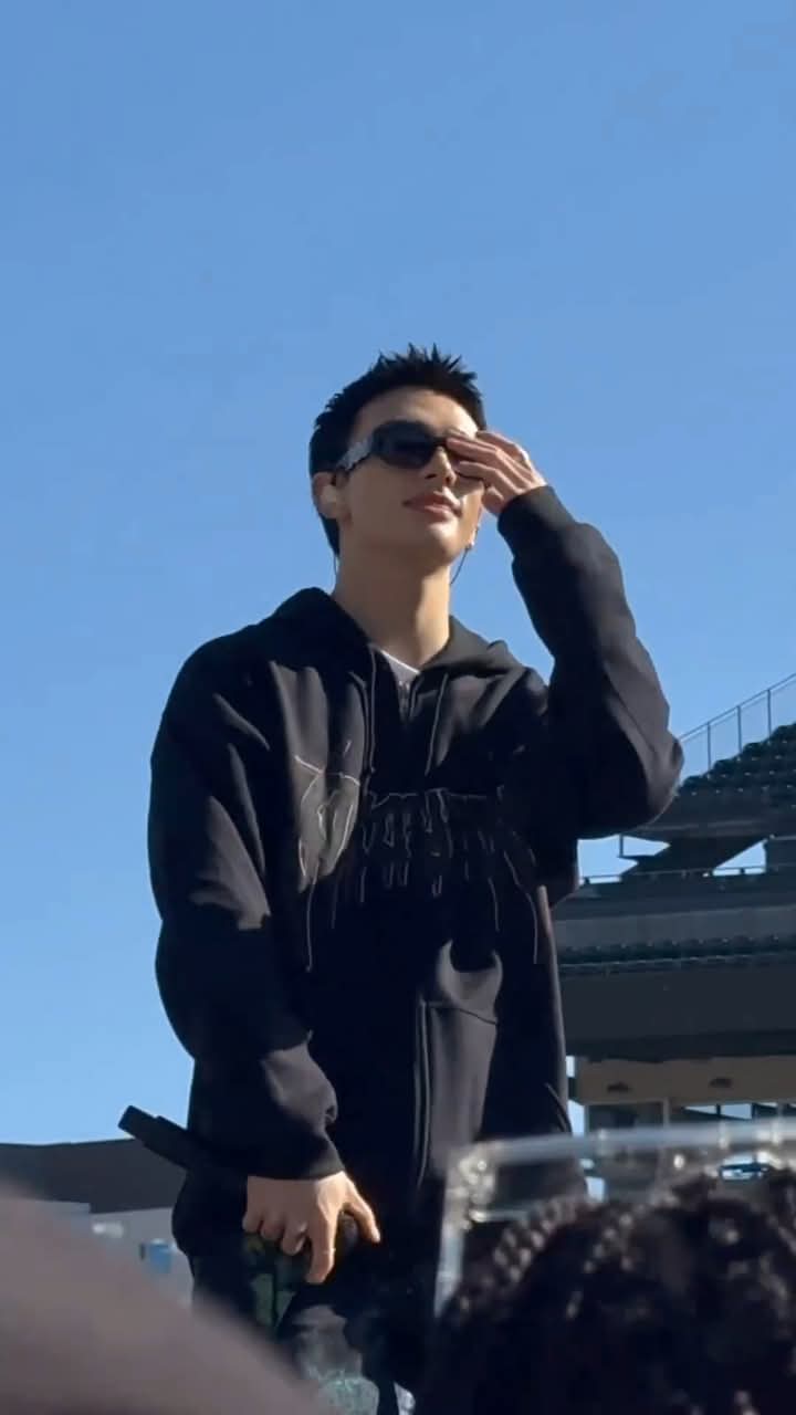 Latest photo of Hyunjin (Stray Kids)