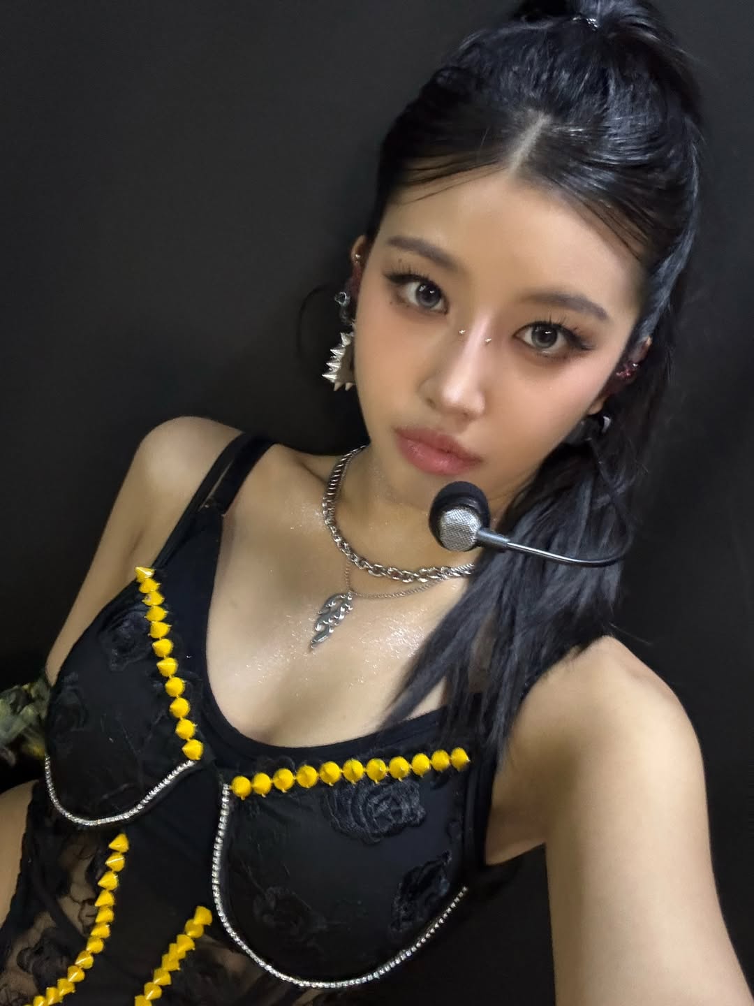 Latest photo of E.Sha (X:IN)