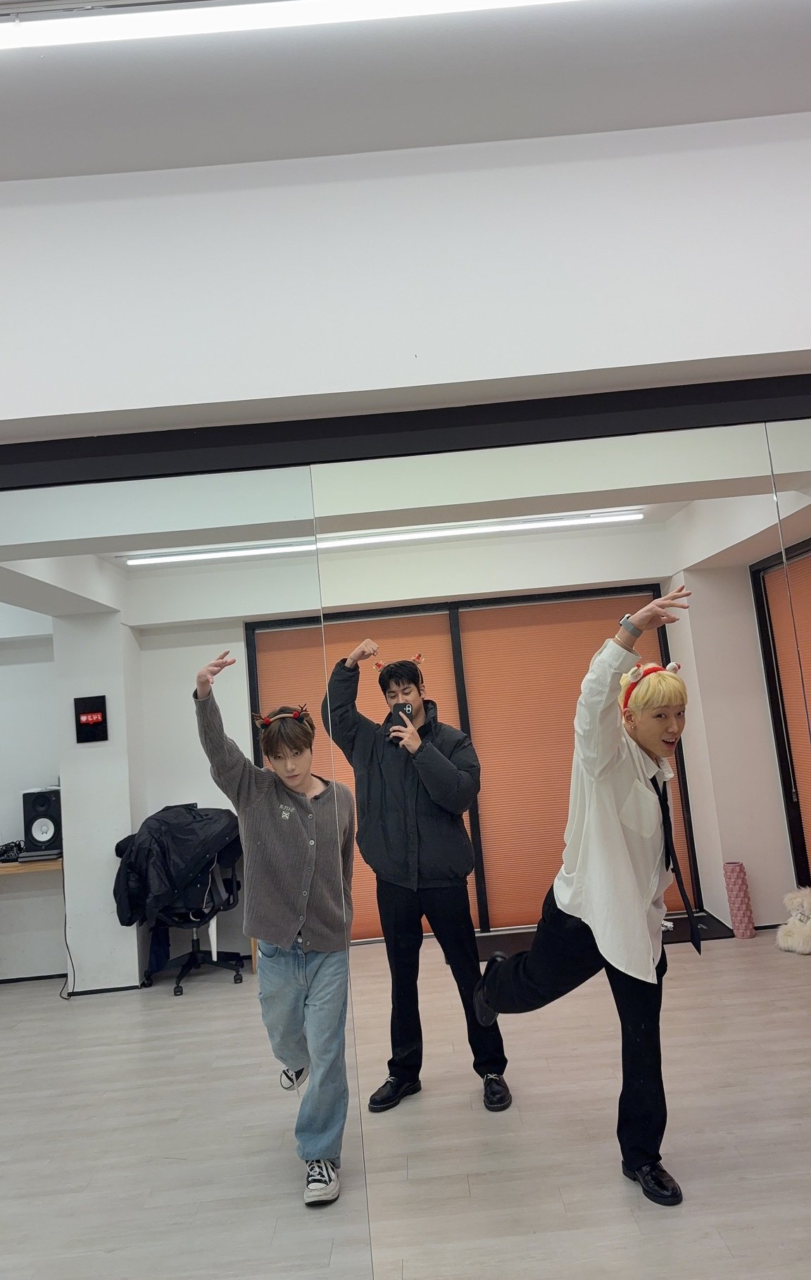 Behind-the-scenes cut of BOBBY (iKON)