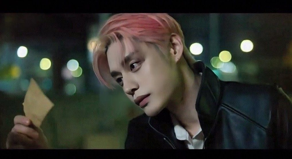 Behind-the-scenes cut of Kim Jiwoong (ZEROBASEONE)