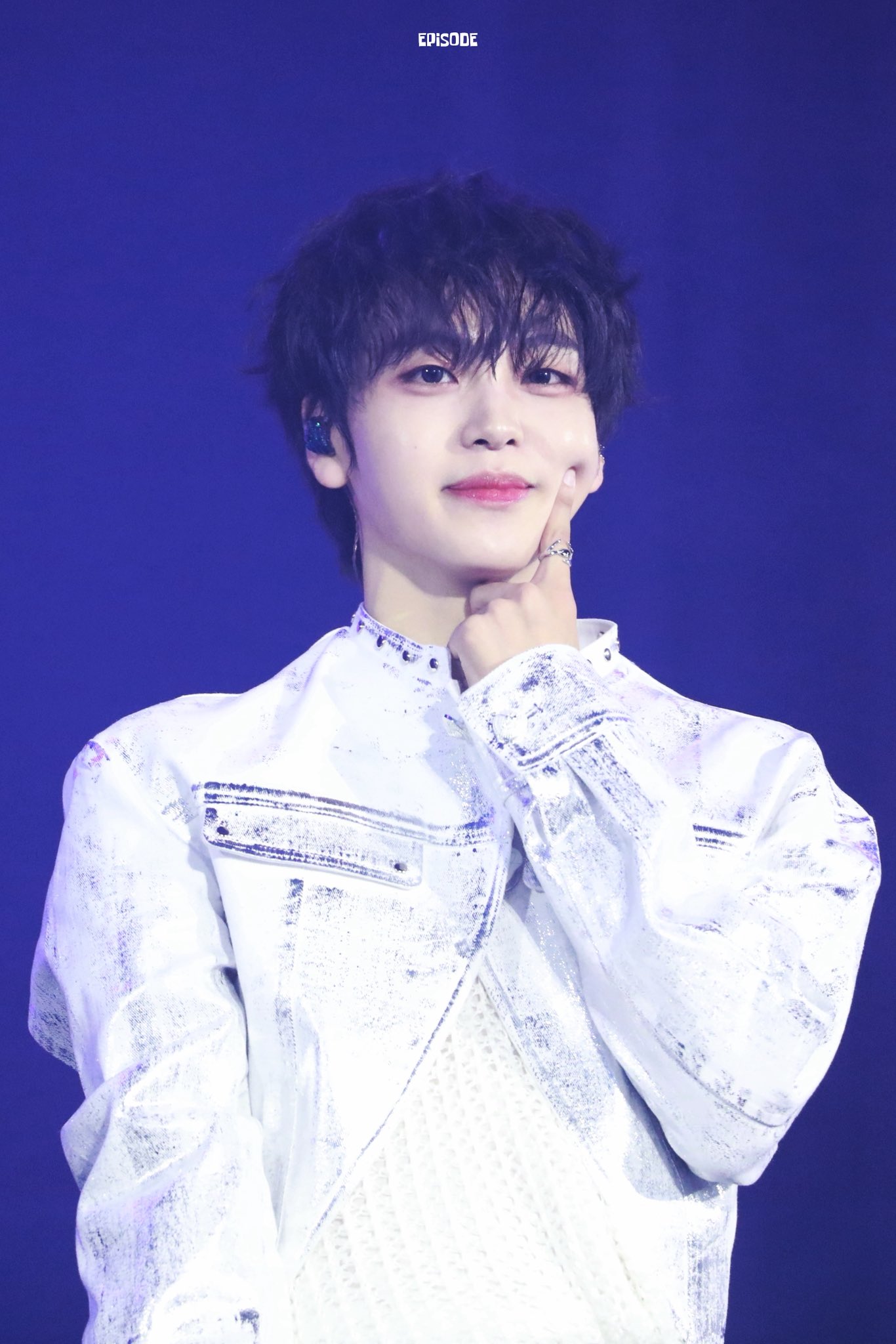 Recent activity shot of Hyeongjun (CRAVITY)