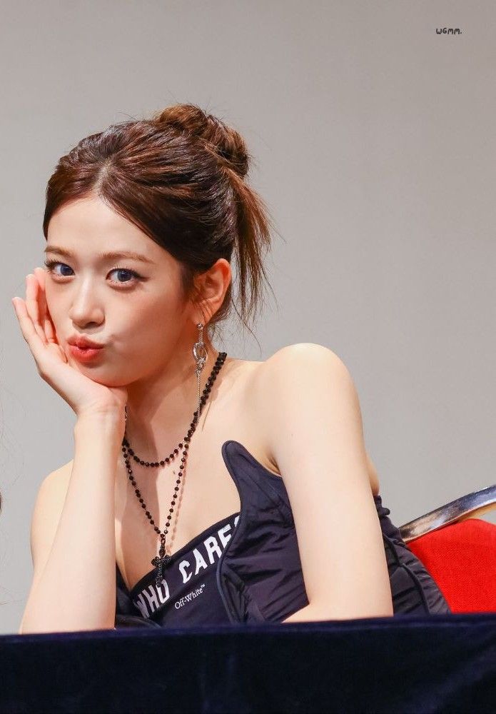 アン・ユジン (IVE)の最近の活動写真