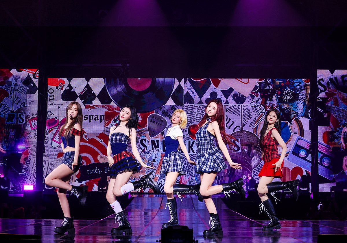 Behind-the-scenes cut of ITZY